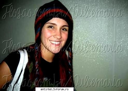 Pe cine nu suportati deloc din trupa? - eo nu o suport pe anahi!!! :x :x e urata si - Forum Demonstrativ